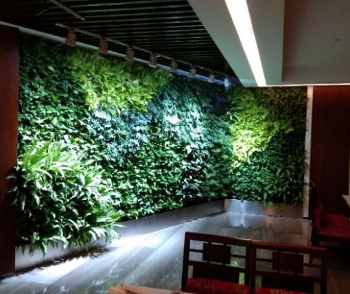 仿真植物墙在餐厅中如何使用